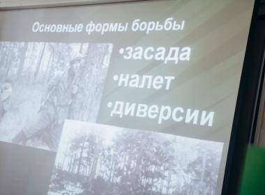 Хабаровские инструкторы провели патриотическое занятие для учащихся лицея