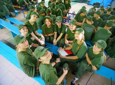 На смене «Время юных героев» прошло интерактивное занятие, посвящённое государственным символам России