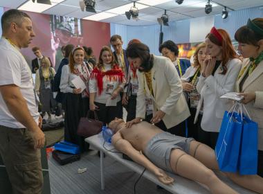 Тысяча педагогов страны и зарубежья посетили площадку Центра «ВОИН» на Форуме классных руководителей