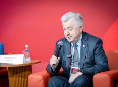 Виктор Водолацкий поделился успешными практиками Центра «ВОИН» с участниками Всероссийского  патриотического форума