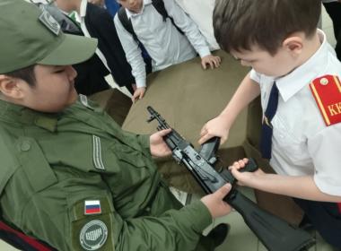 Курсанты Центра «ВОИН» поздравили с Днем воссоединения Крыма с Россией