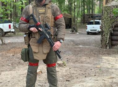 Инструктор чеченского центра «ВОИН» спасает товарищей на передовой